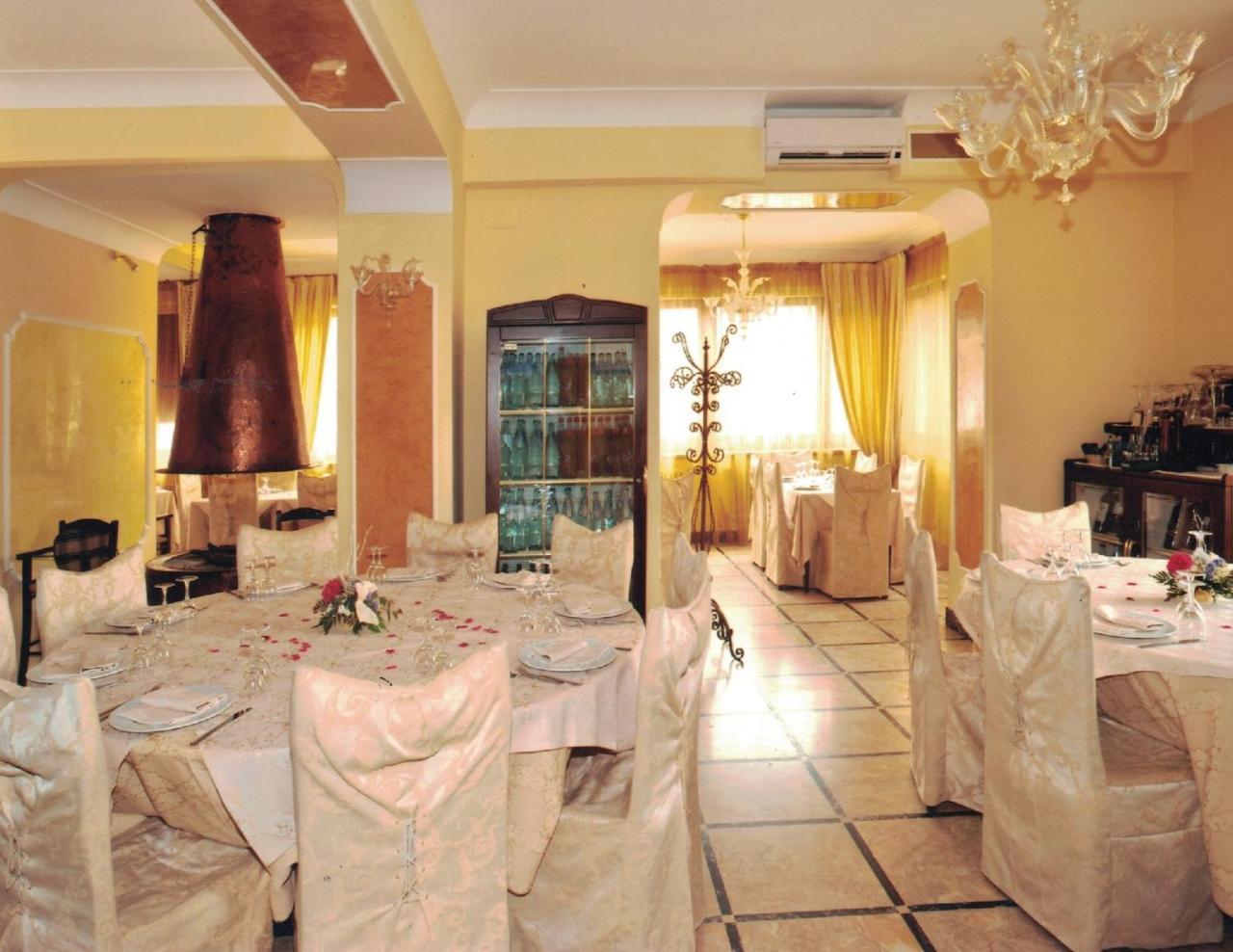 Albergo La Perla Civitella Roveto Экстерьер фото